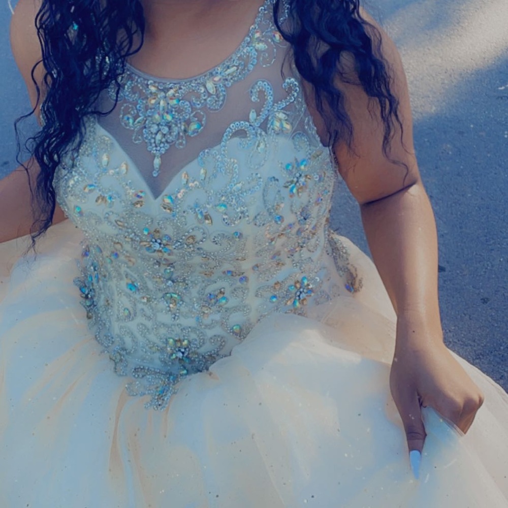 Prom dress for sale real authentic and beautiful
